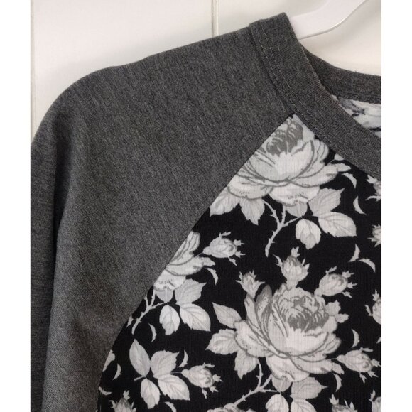LulaRoe Randy Small Black White Roses Gray sleeves Raglan Baseball T-shirt Top S - Picture 4 of 4